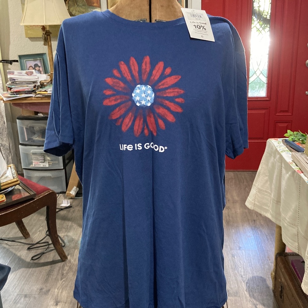NWT Life Is Good t-shirt.